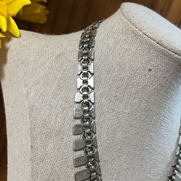 Premier Designs Silver Statement Necklace with Crystal Embellishments PDNK#2 - Picture 7 of 9